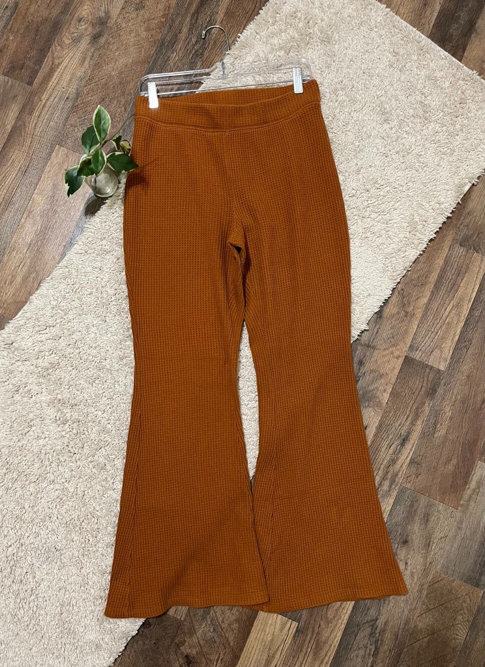 Aerie Size Medium Orage Waffle Knit High-Rise Flare Leg Pull-On Pants